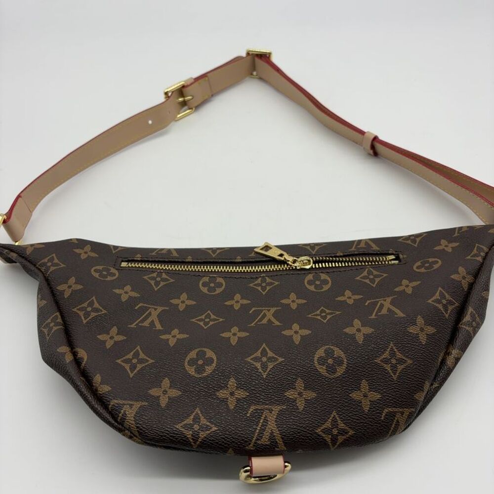 Louis Vuitton Bumbag Monogram Messenger Bag - Picture 4 of 5